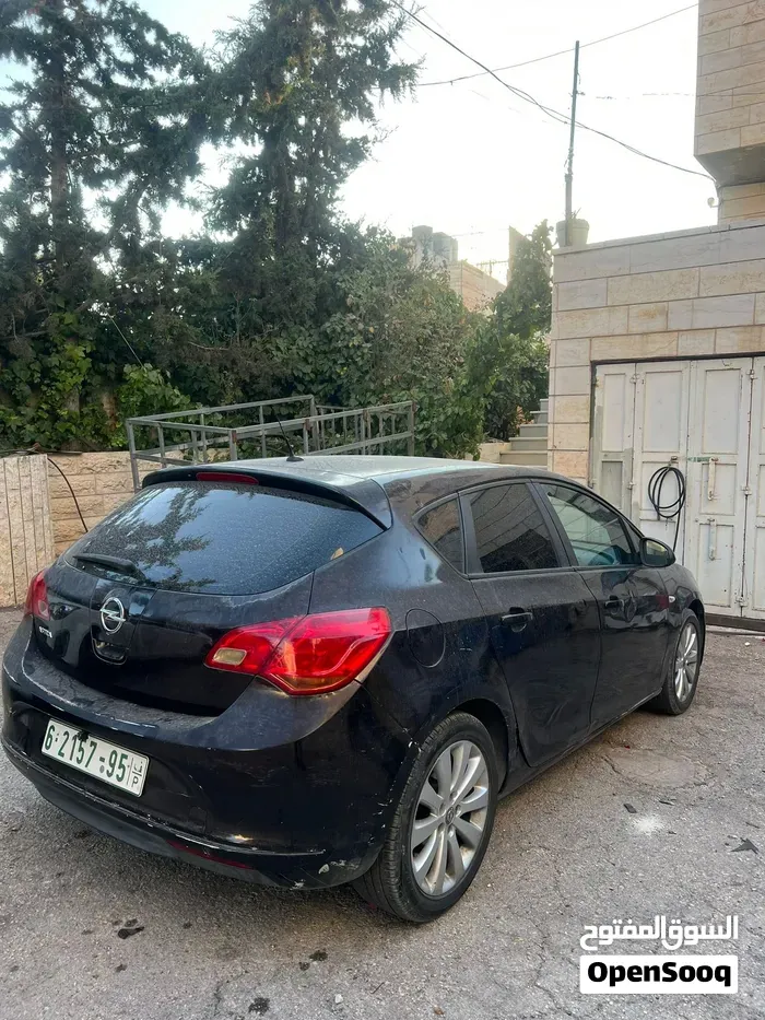 Opel Astra 2012 photo 4