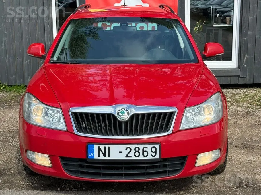 Skoda Octavia 2012 photo 2