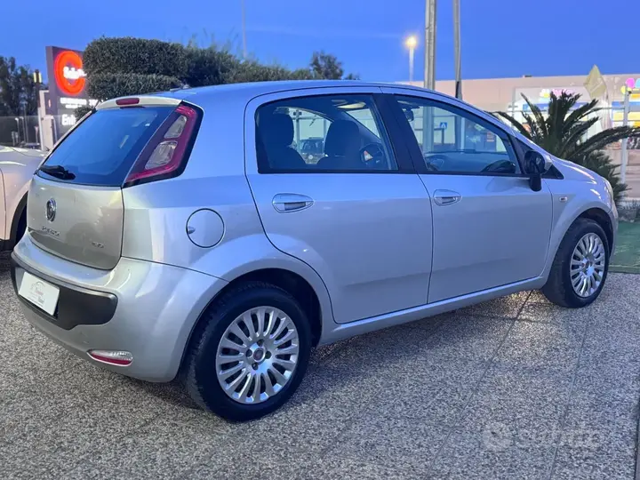 Fiat Punto Evo 2010 photo 4