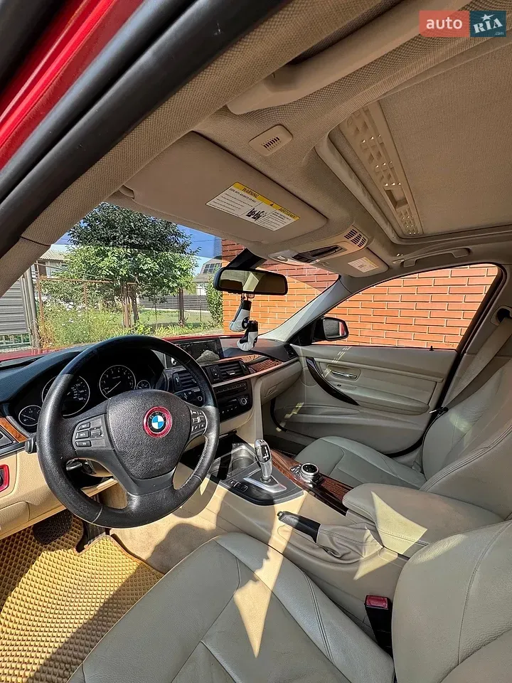 BMW 3 Series 2012 photo 4