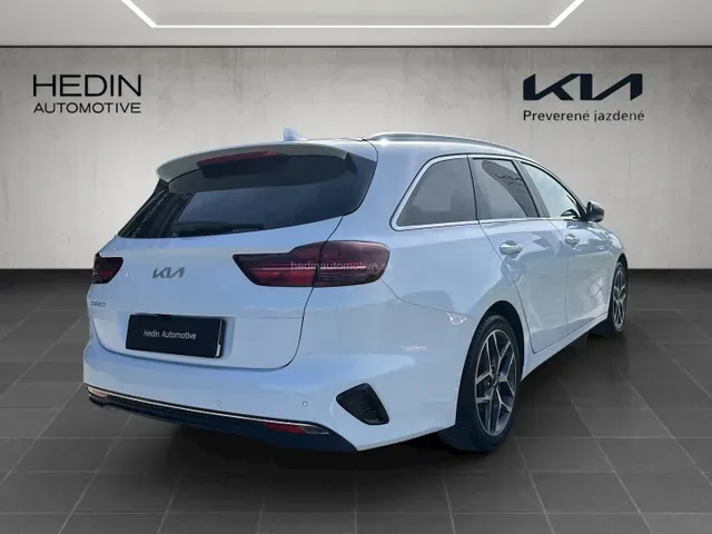 Kia Ceed Sw 2024 photo 2