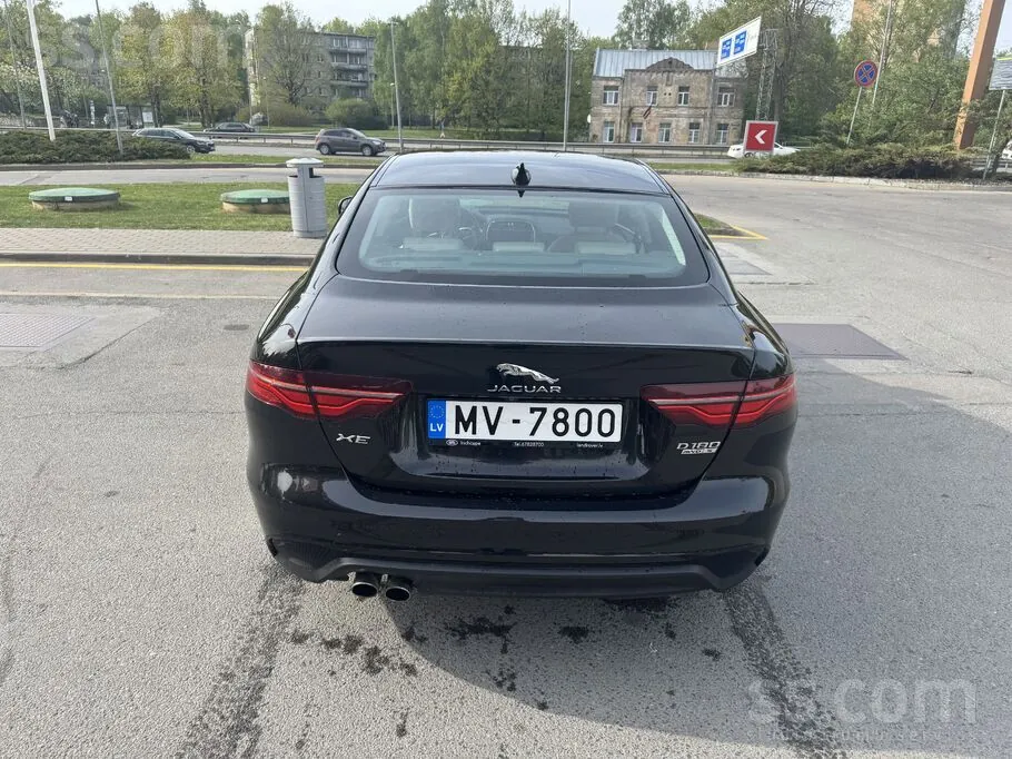 Jaguar Xe 2021 photo 4