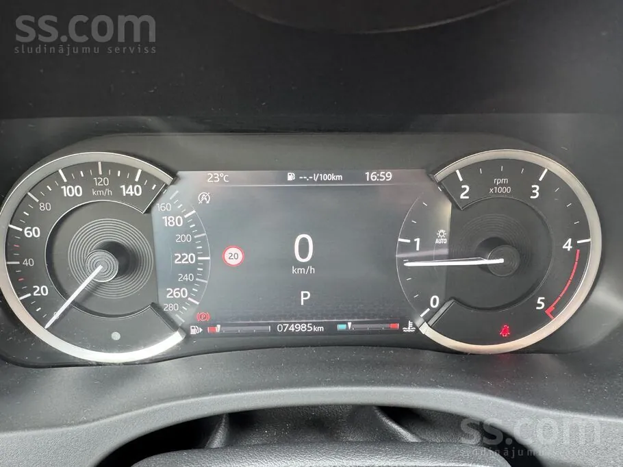 Jaguar Xe 2021 photo 3