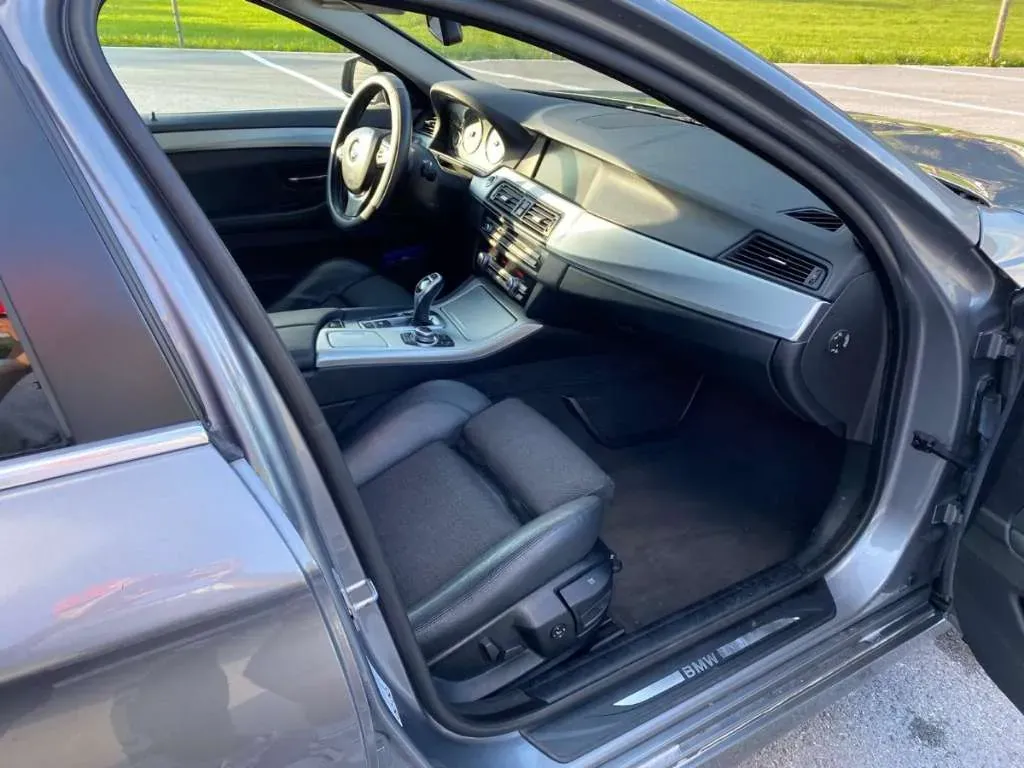 BMW 5 Series 2010 photo 3
