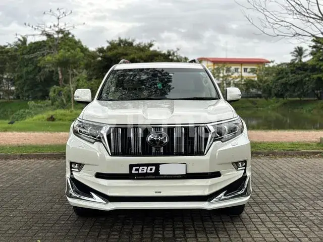 Toyota Land Cruiser Prado 2023 photo 2