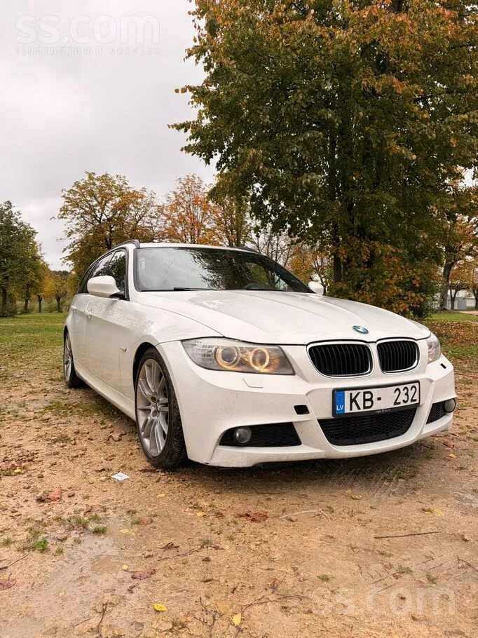 BMW 318 2010 photo 5