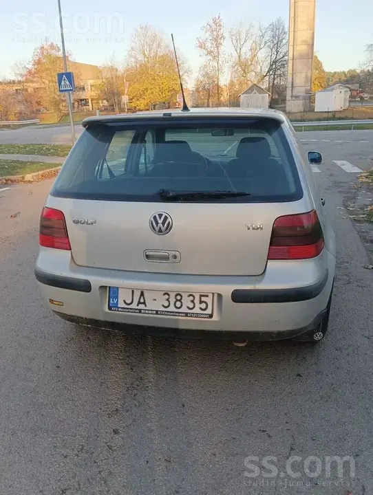 Volkswagen Golf 4 1998 photo 2