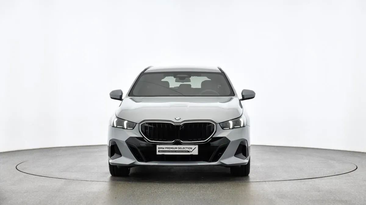 BMW 5 Series 2025 photo 2