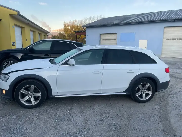Audi A4 Allroad 2012 photo 3