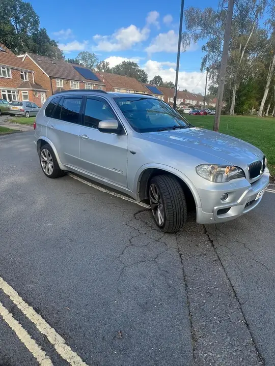 BMW X5 2009 photo 2