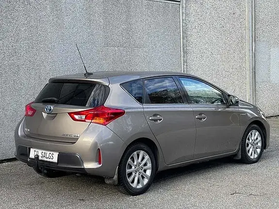 Toyota Auris 2015 photo 5