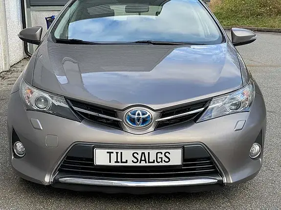 Toyota Auris 2015 photo 3