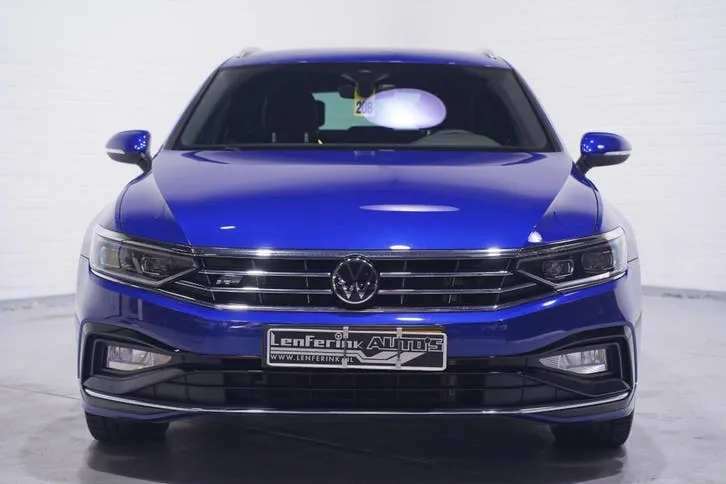 Volkswagen Passat 2022 photo 2