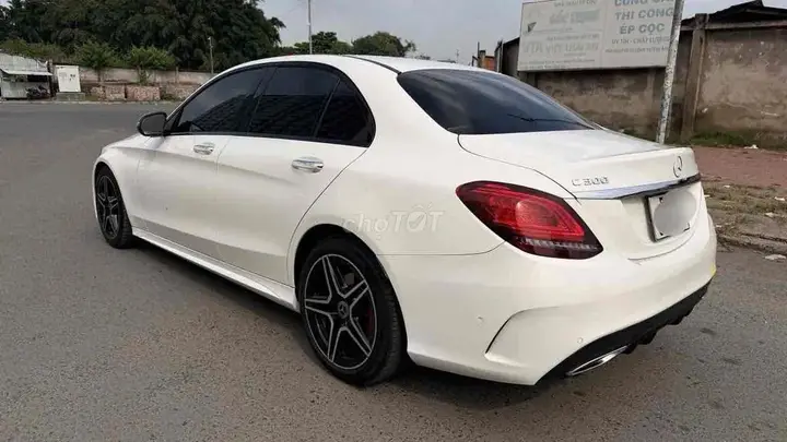 Mercedes-Benz C-Class 2019 photo 4