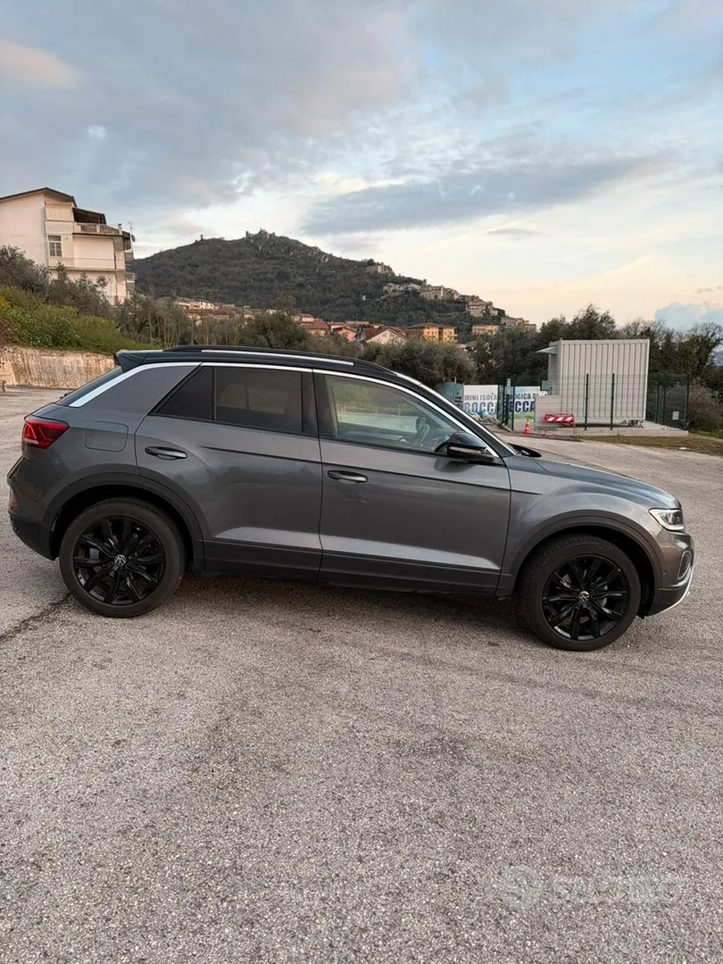 Volkswagen T-Roc 2023 photo 2
