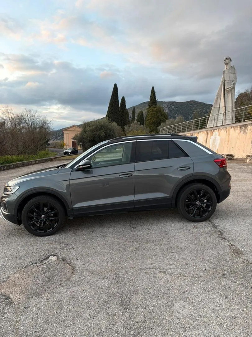 Volkswagen T-Roc 2023 photo 3
