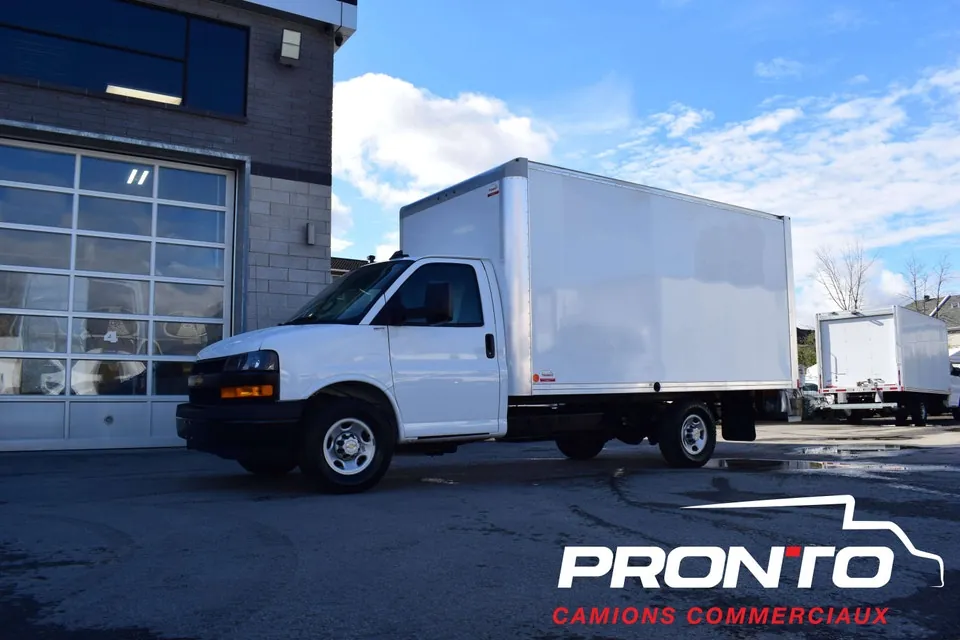 Chevrolet Express 3500 2025 photo 4