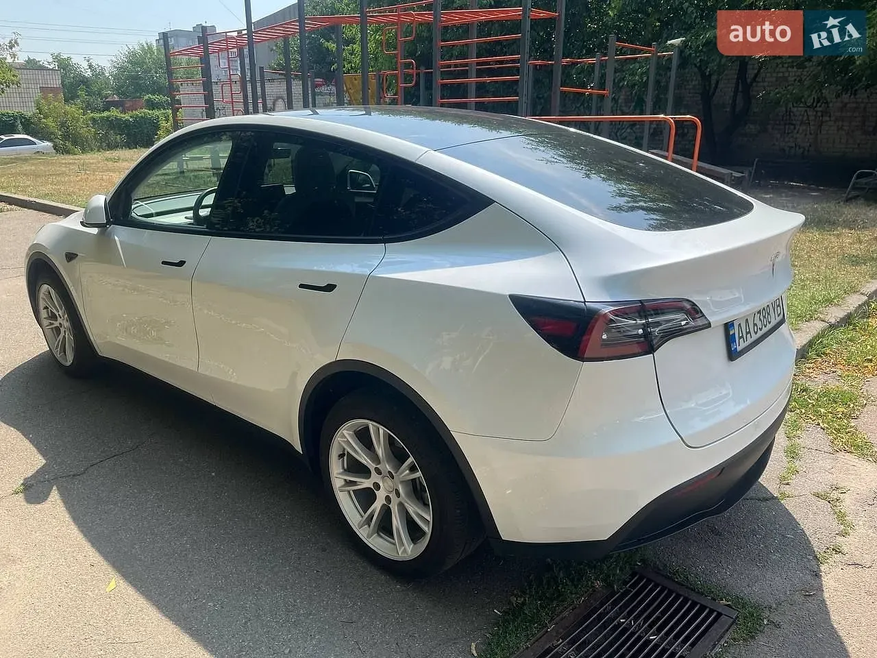 Tesla Model Y 2023 photo 5