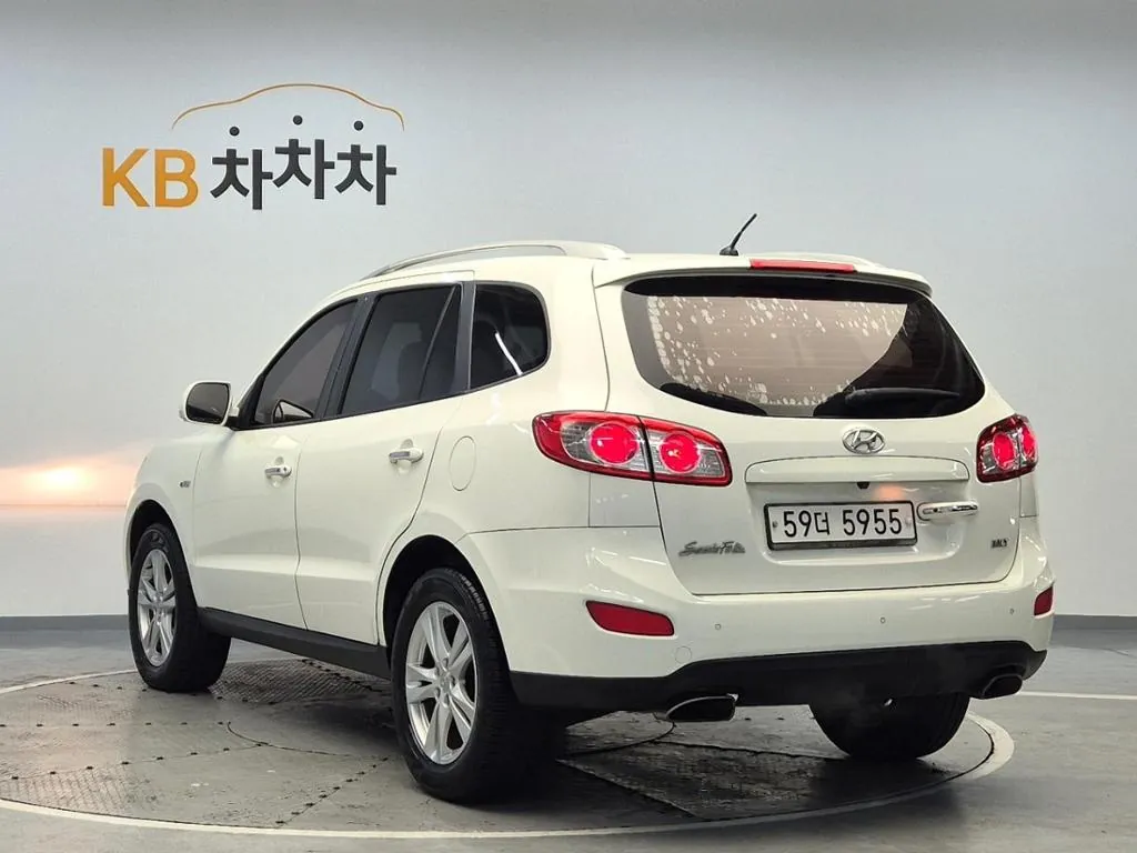 Hyundai Santa Fe 2010 photo 2