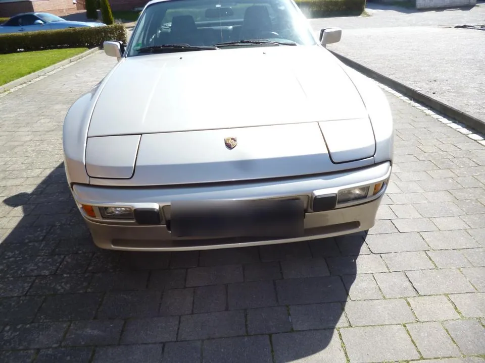 Porsche 944-2
