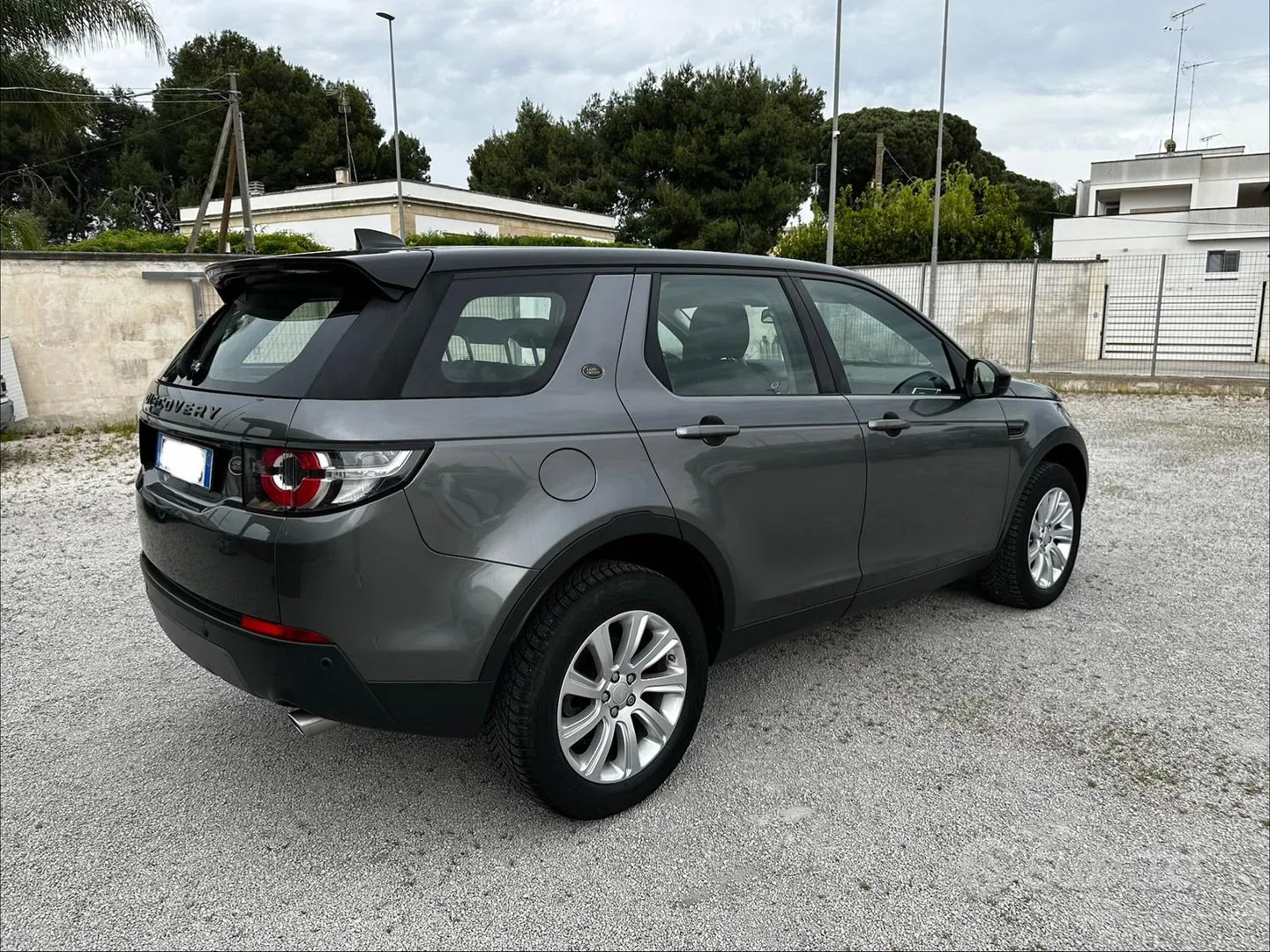 Land Rover Discovery Sport 2017 photo 5