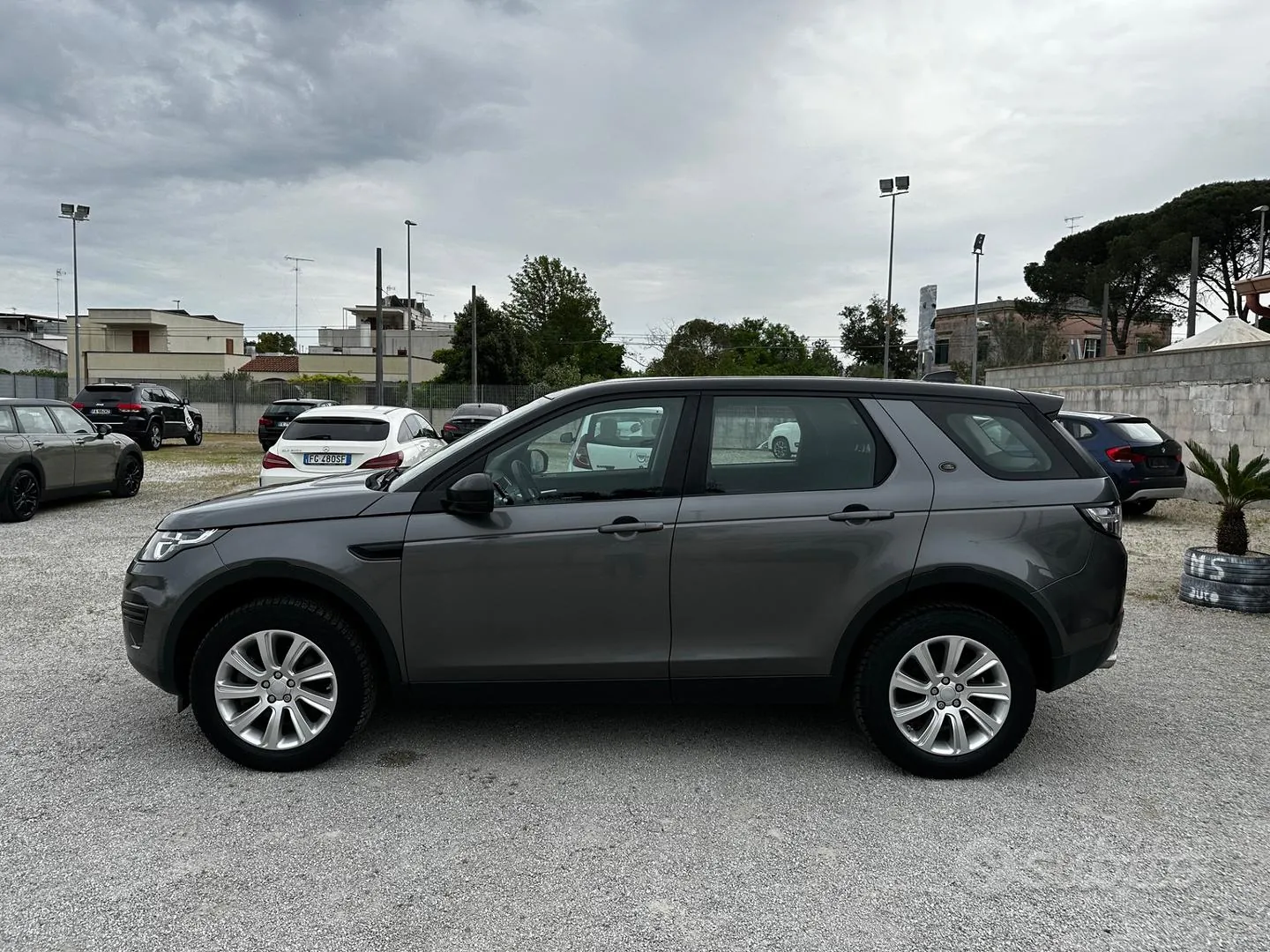 Land Rover Discovery Sport 2017 photo 4