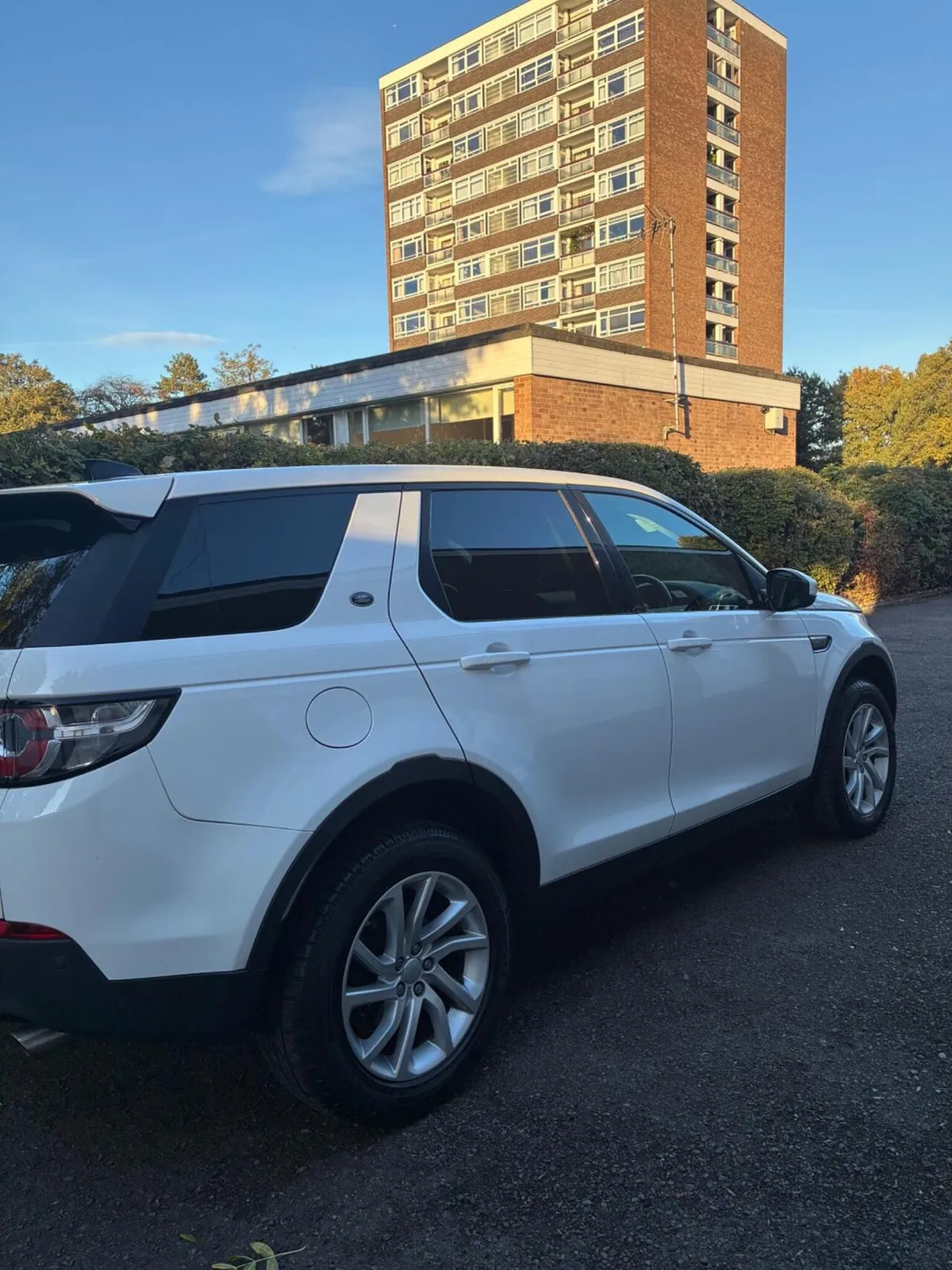 Land Rover Discovery Sport 2017 photo 3