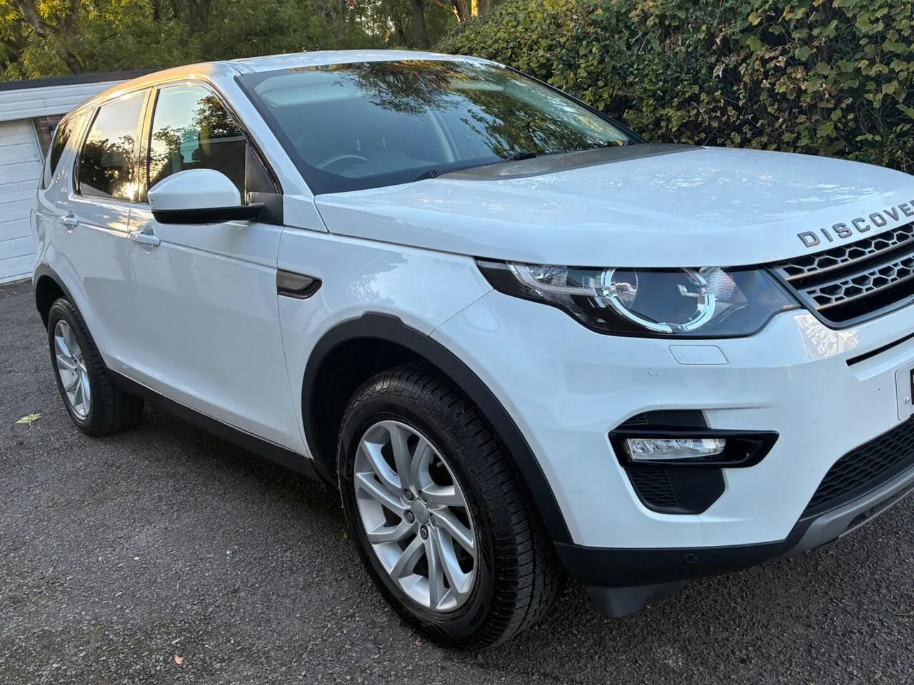 Land Rover Discovery Sport 2017 photo 2