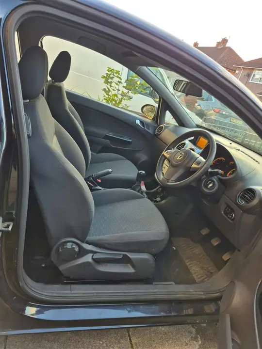 Vauxhall Corsa 2012 photo 4