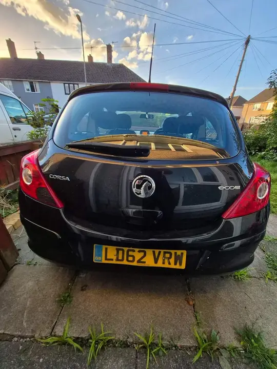 Vauxhall Corsa 2012 photo 3