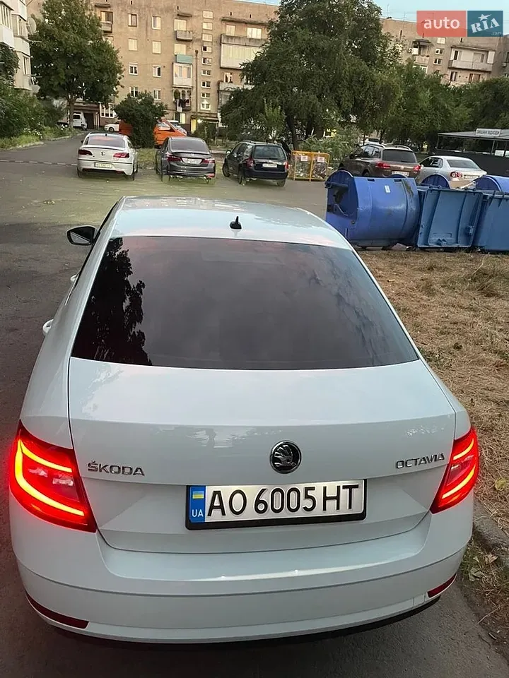 Skoda Octavia 2018 photo 2