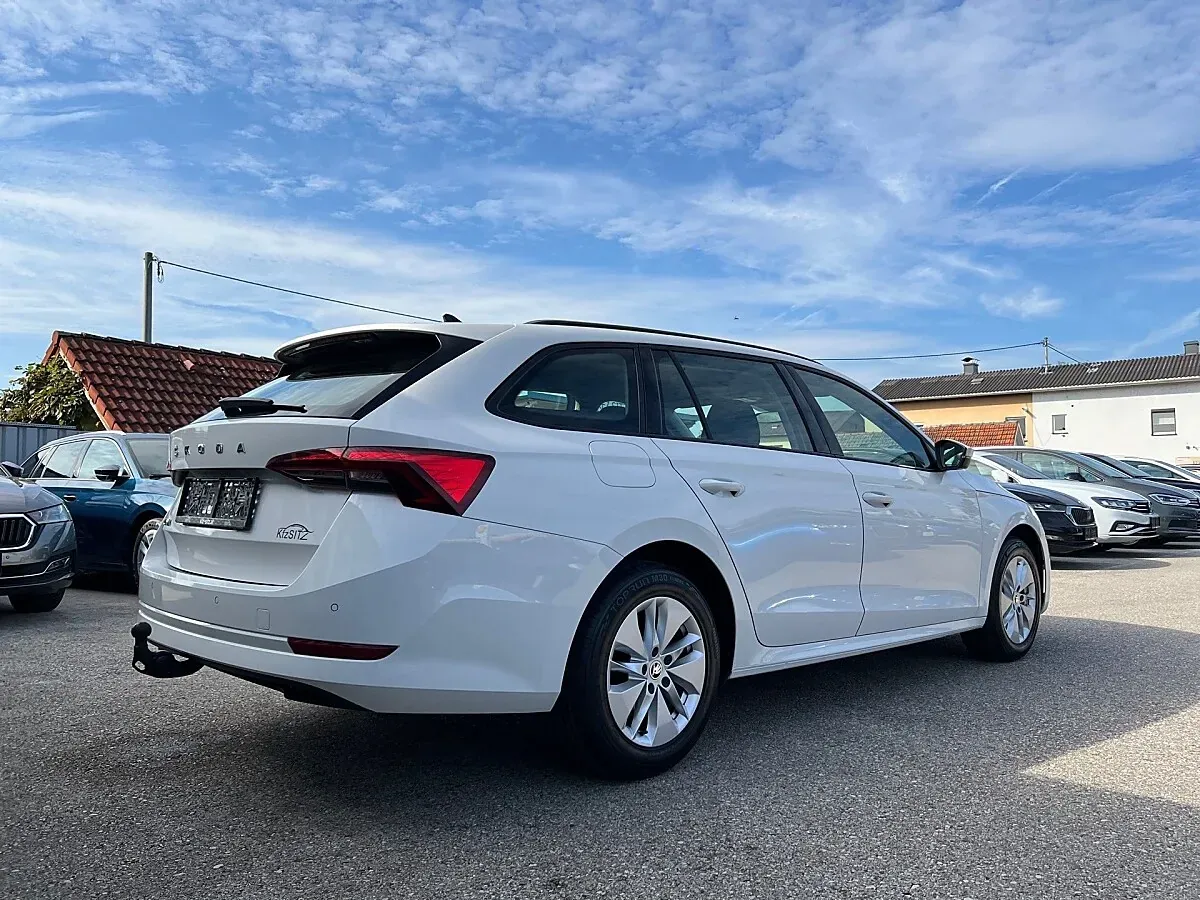 Skoda Octavia 2023 photo 3