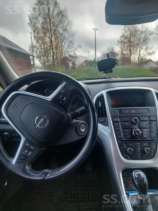 Opel Astra 2010 photo 5