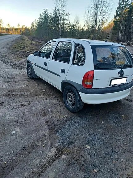 Opel Corsa 1999 photo 2