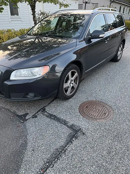 Volvo V70 2011 photo 2
