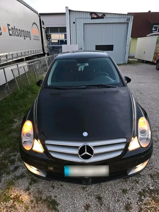 Mercedes-Benz R320