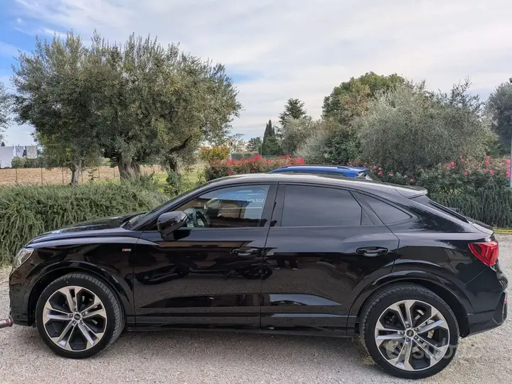 Audi Q3 2024 photo 2