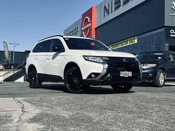 Mitsubishi Outlander 2022 photo 2