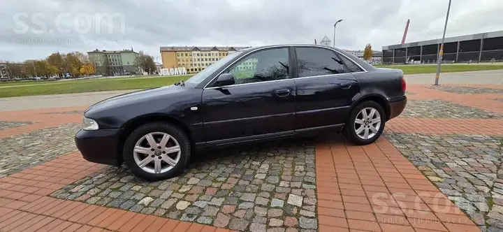 Audi A4 2000 photo 2