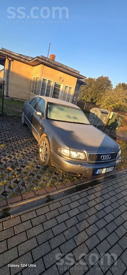 Audi A8 1997 photo 2