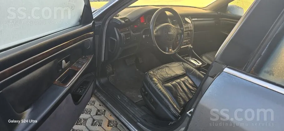 Audi A8 1997 photo 4
