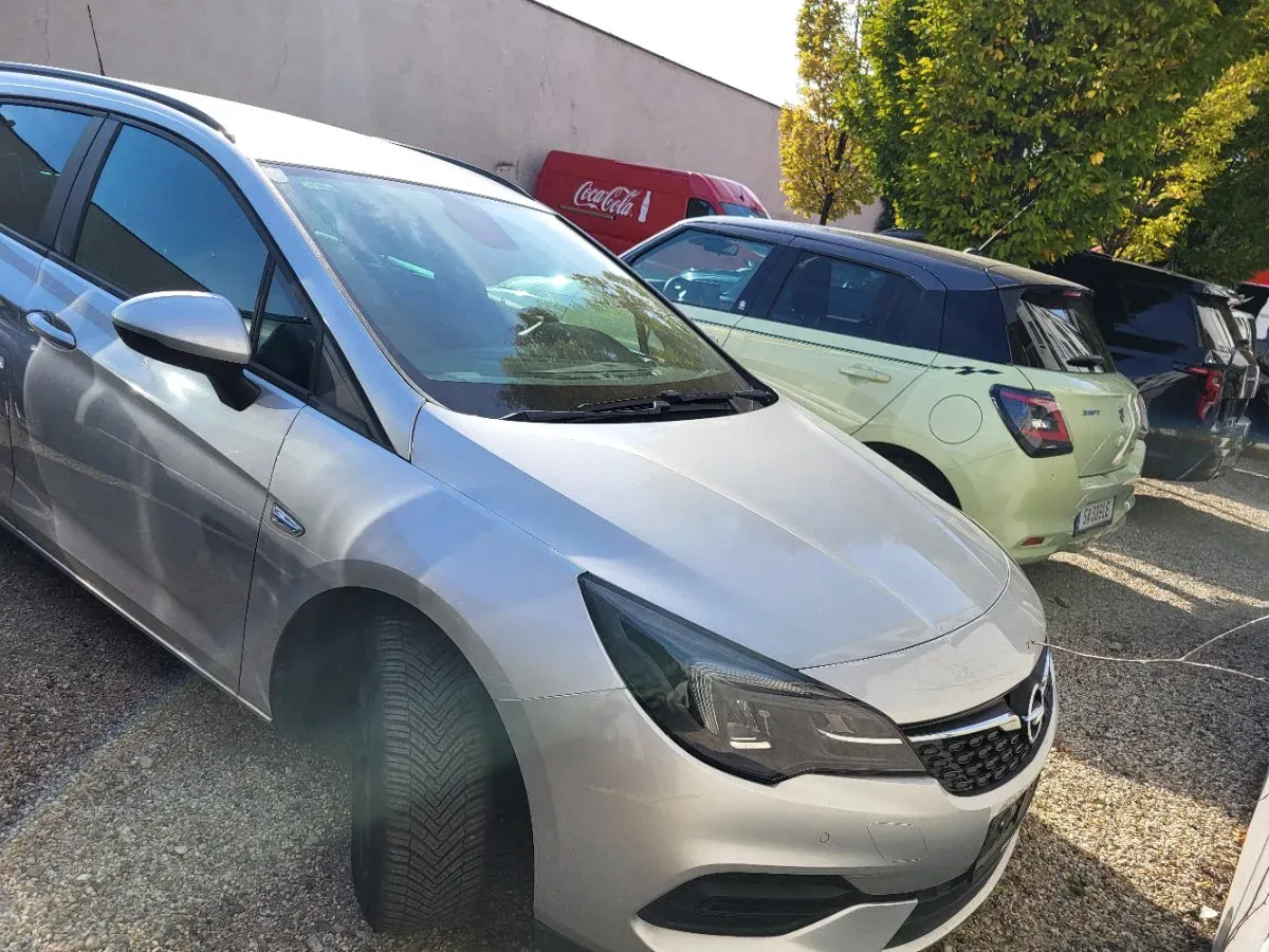 Opel Astra 2021 photo 2