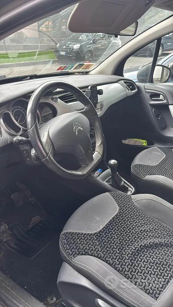 Citroen C3 2011 photo 2