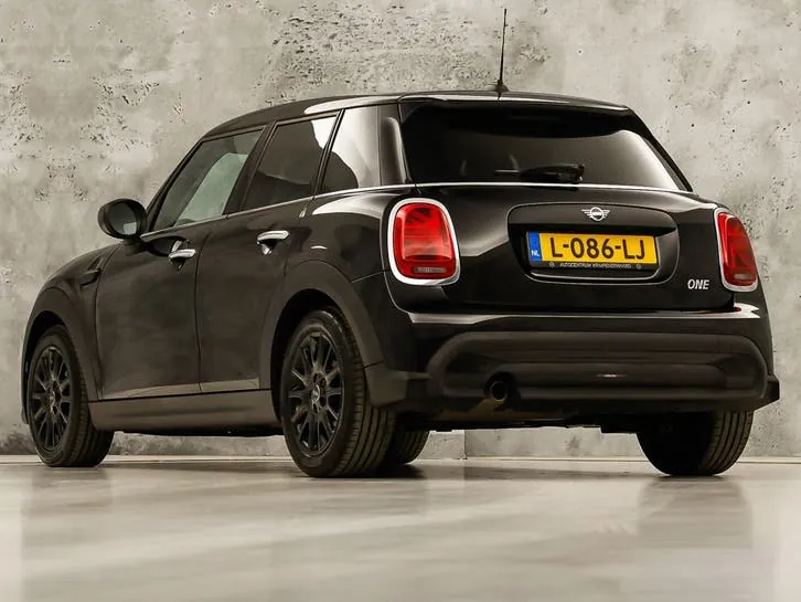 Mini One 2021 photo 3