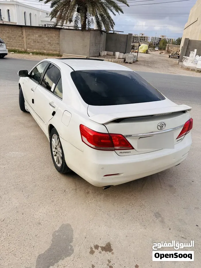 Toyota Aurion
