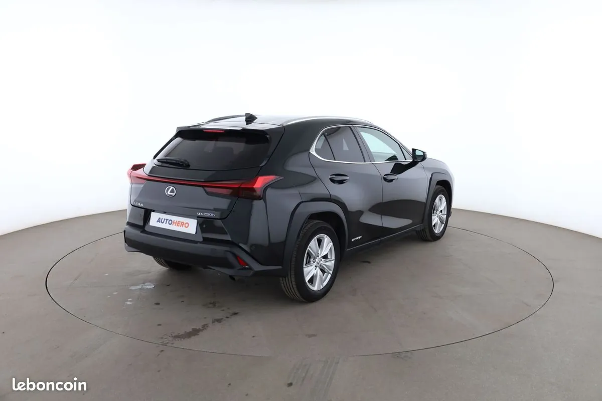 Lexus Ux 2021 photo 3