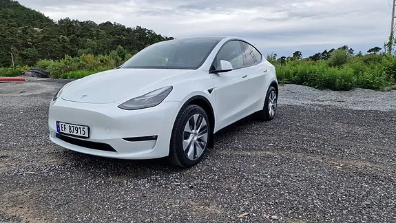 Tesla Model Y 2023 photo 3
