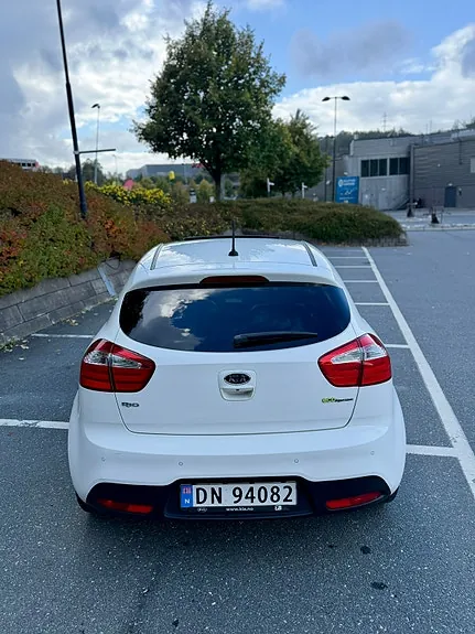 Kia Rio 2012 photo 3