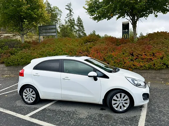 Kia Rio 2012 photo 4