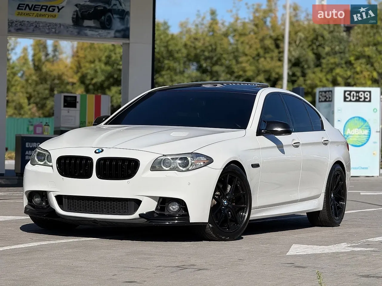 BMW 5 Series 2013 photo 2